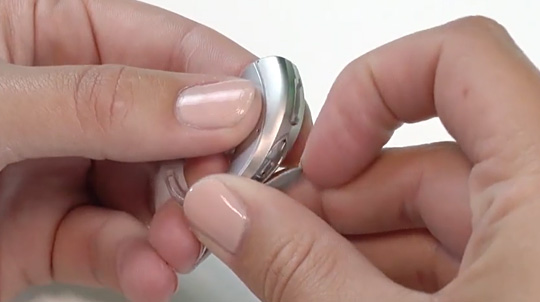 BTE R mic cover removal